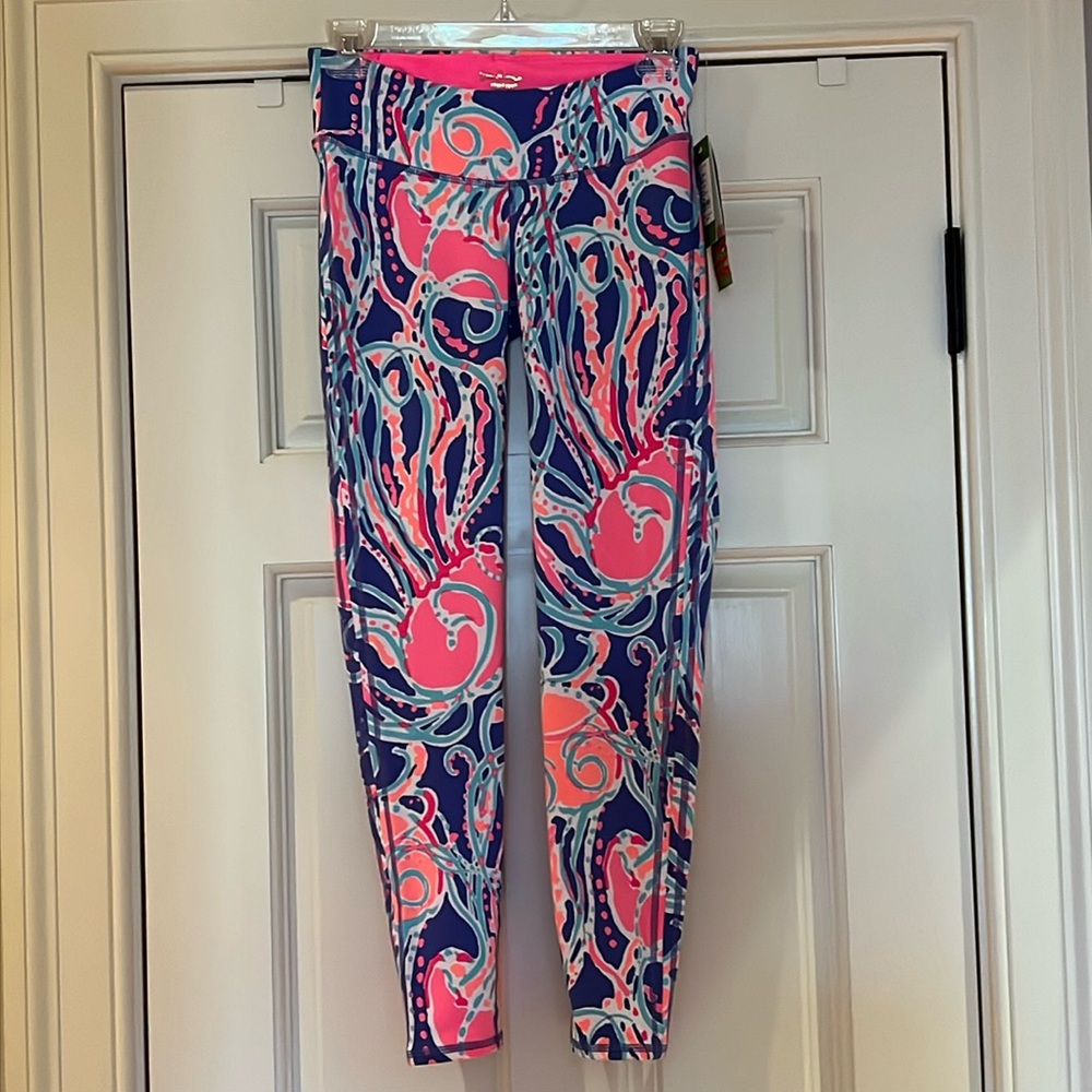NWT LILLY PULITZER LUXLETIC WEEKENDER LEGGINGS IN JELLIES BE JAMMIN SIZE SMALL
